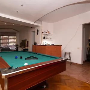 Guest house Shared Retro Vintage Luxury, Bucharest
