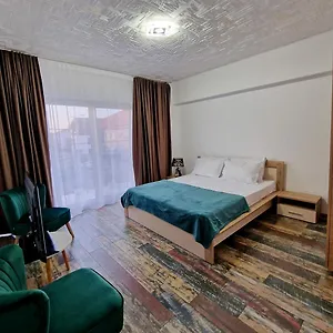 Guest house 5 Bedrooms Luxury, Bucharest